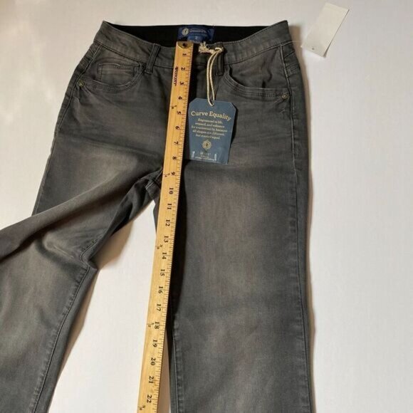 Democracy Women’s Cropped Barely Bootcut Jeans High Rise Size 2 Faded Black - Picture 6 of 16